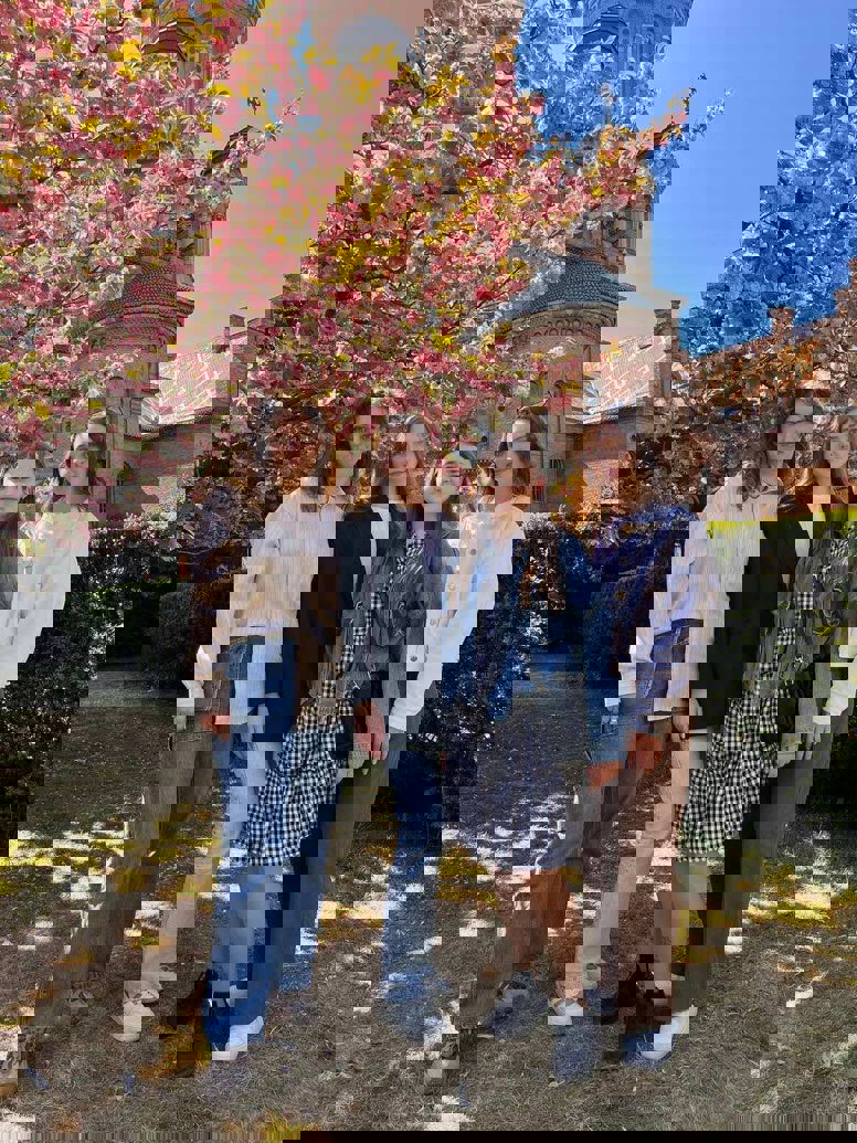 5233701998942088130