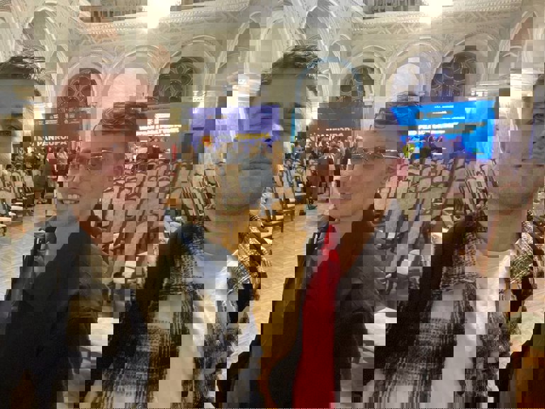 5289563138162816572