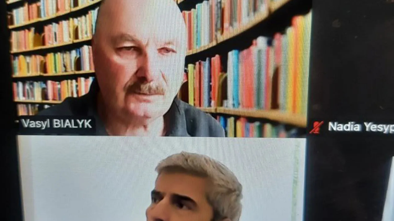 Професор кафедри лінгвістики та перекладу Василь Дмитрович Бялик виступив офіційним опонентом на захисті докторської дисертації
